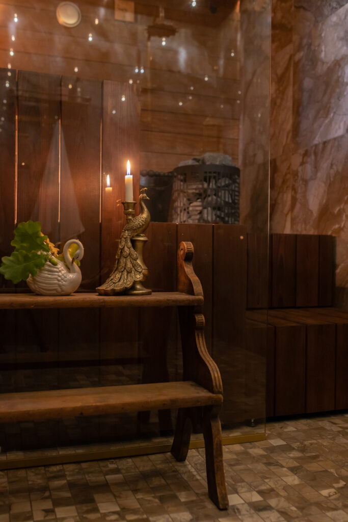 Luxurious bathroom with gold decorations.